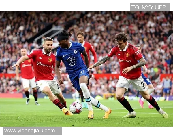 英超球队曼联宣布签约新后卫,将在下场比赛中强强联手夺三分 英超球队曼联宣布签约新后卫,将在下场比赛中强强联手夺三分